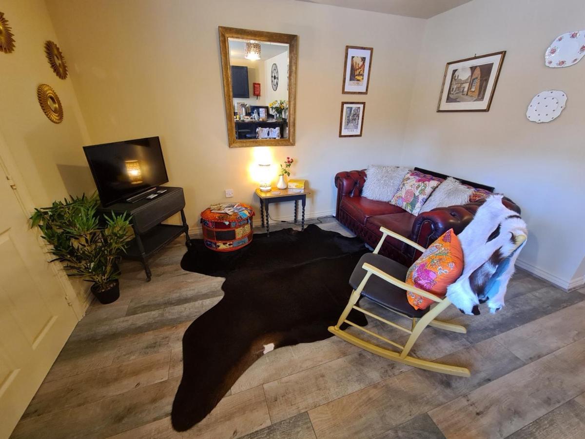The Shambles By Spires Accommodation A Boho Styled Place To Stay Just 3 Miles From Birches Valley Visitors Centre Cannock Chase Rugeley Ngoại thất bức ảnh